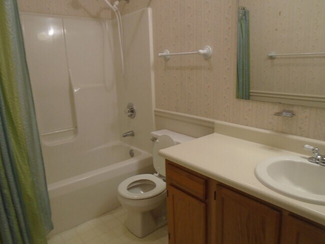 Building Photo - 921 Glen Reilly Dr