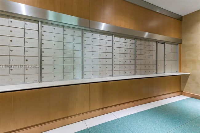 Building Photo - 218 SE 14th St