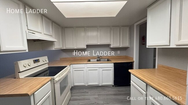 Building Photo - 3139 E Cicero St