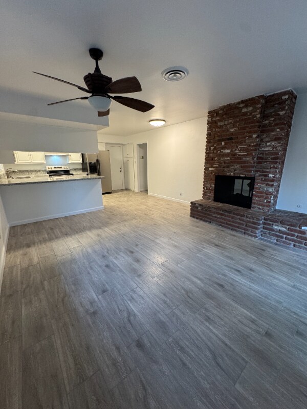 Building Photo - 5904 Daggett Ave