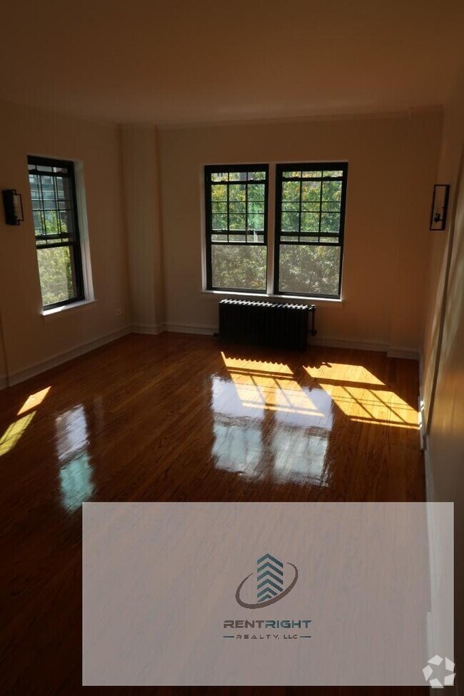 Building Photo - 426 W Briar Pl