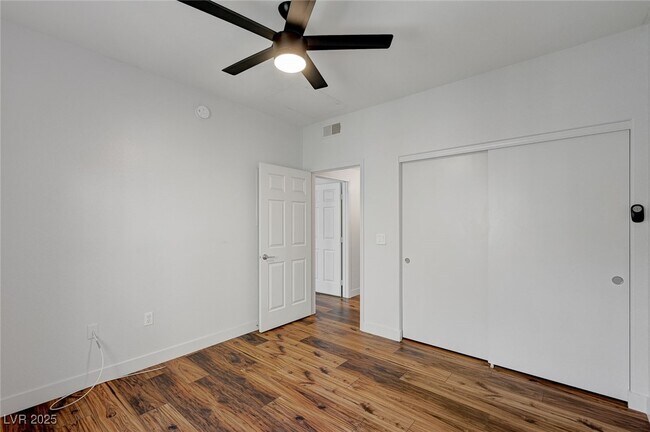 Building Photo - 75 N Valle Verde Dr