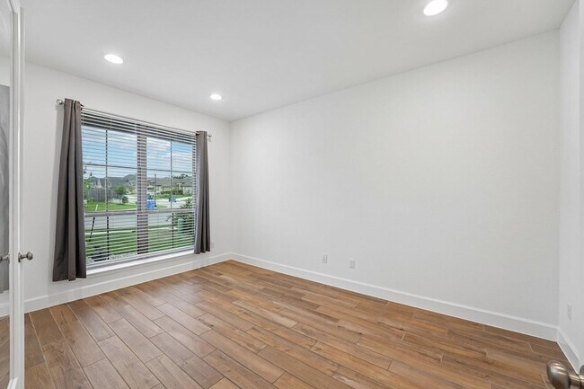 Building Photo - 133 Plumbago Loop