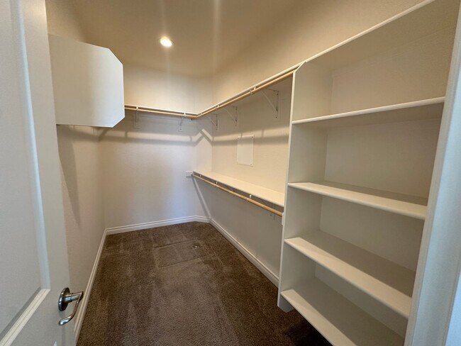 Building Photo - 17854 Davis Mdw Ct