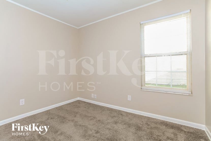 Building Photo - 977 Hathaway Dr