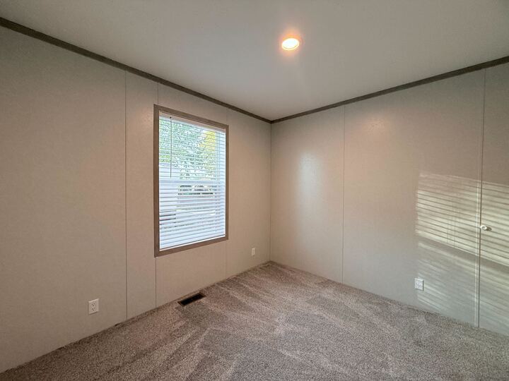 Building Photo - 29680 Jamestown Dr