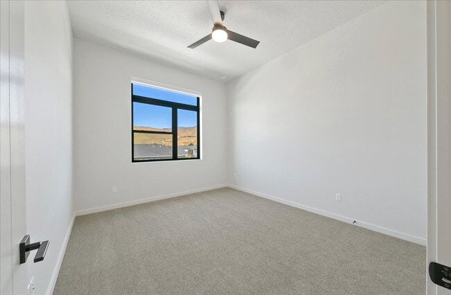 Building Photo - 4340 E Haystack St