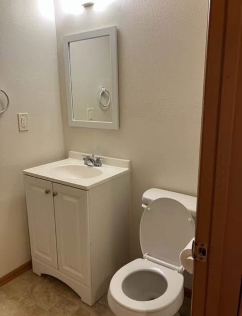 Updated bathrom - 131 Wellington St