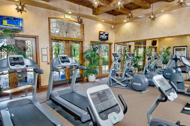 Building Photo - 1668 Hope Dr