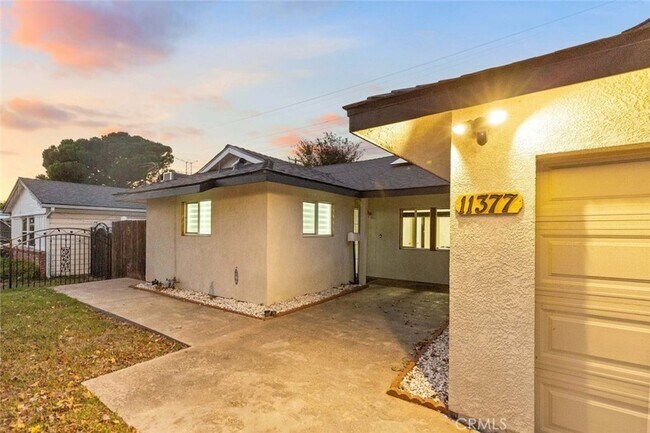 Building Photo - 11377 Gaynor Ave