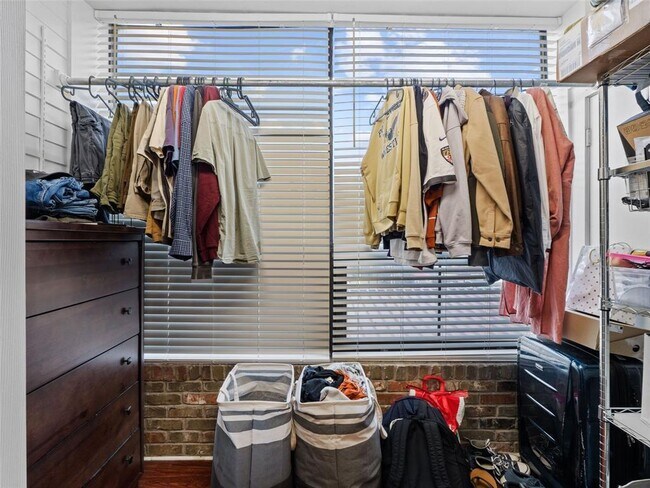 Building Photo - 2801 Rio Grande St