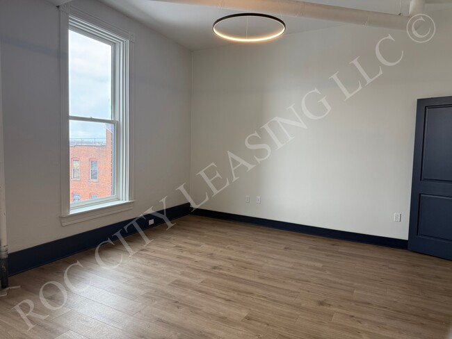 Building Photo - 151 St Paul St