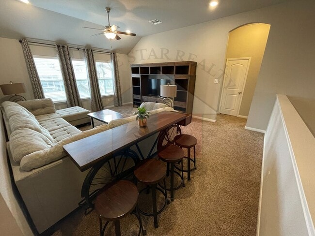 Building Photo - 1627 Neff Dr