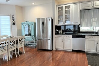Building Photo - 20 E Edsall Blvd