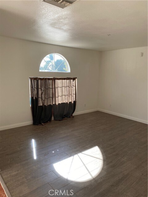 Building Photo - 4638 Kingsley St