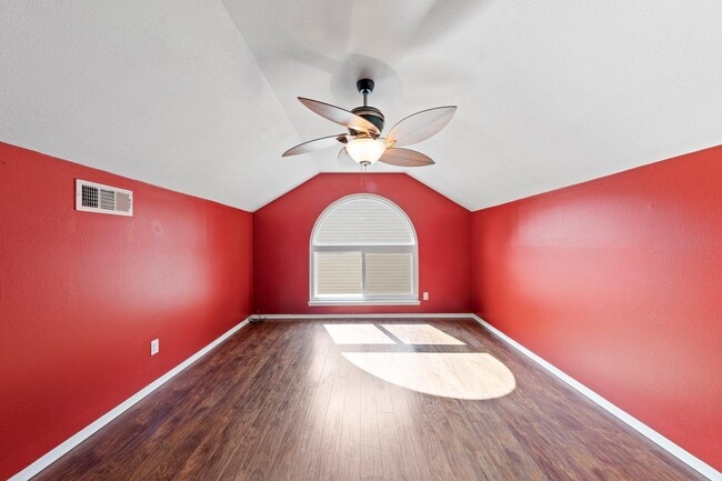 Building Photo - 4519 Parkwood Ln