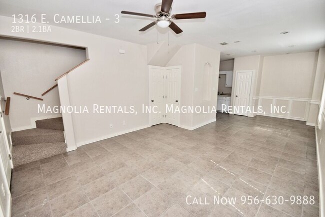 Building Photo - McAllen Townhouse For Rent - Water Included