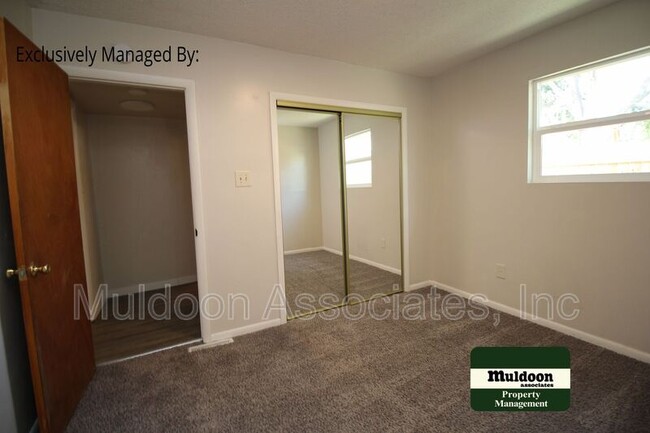 Building Photo - 307 Tyler St