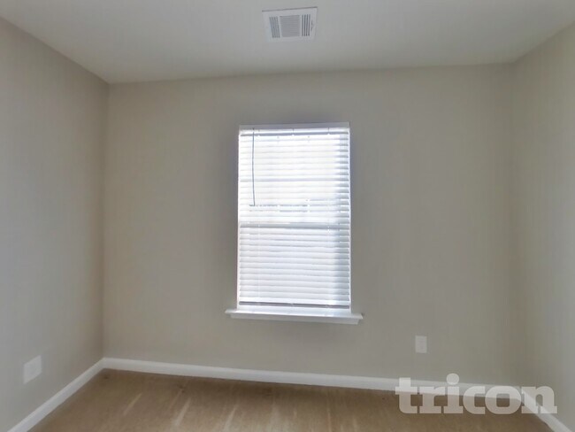 Building Photo - 1300 Deutz Dr