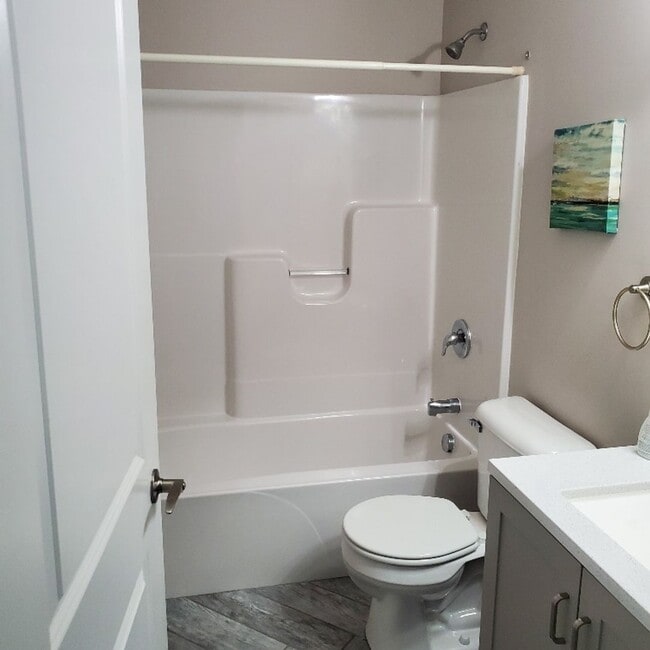 Building Photo - 3 Bed Room House For Rent