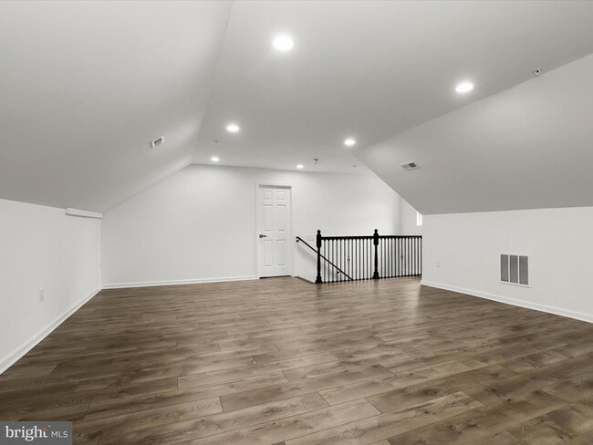 Building Photo - 700 Olney Sandy Spring Rd