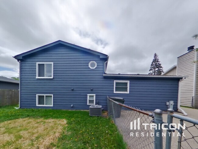 Building Photo - 614 Allanson Rd