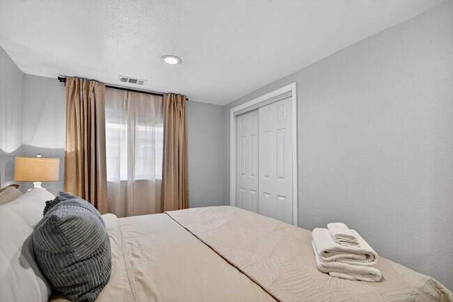 Building Photo - 1004 Airport Blvd