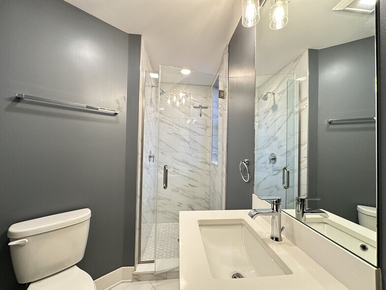 Building Photo - 3477 S Archer Ave