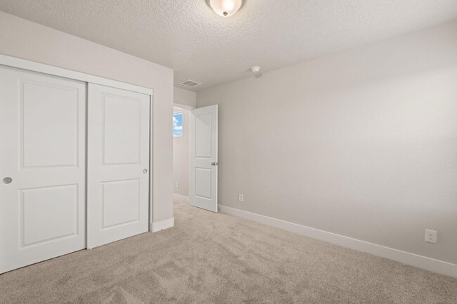 Building Photo - 4022 Silver Springs Road NE