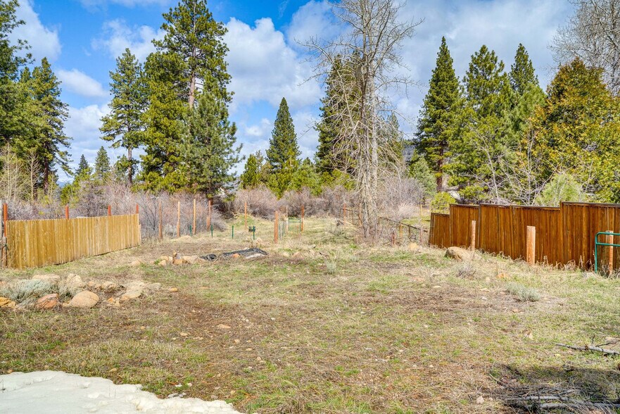 Building Photo - 627 Bear Valley Rd