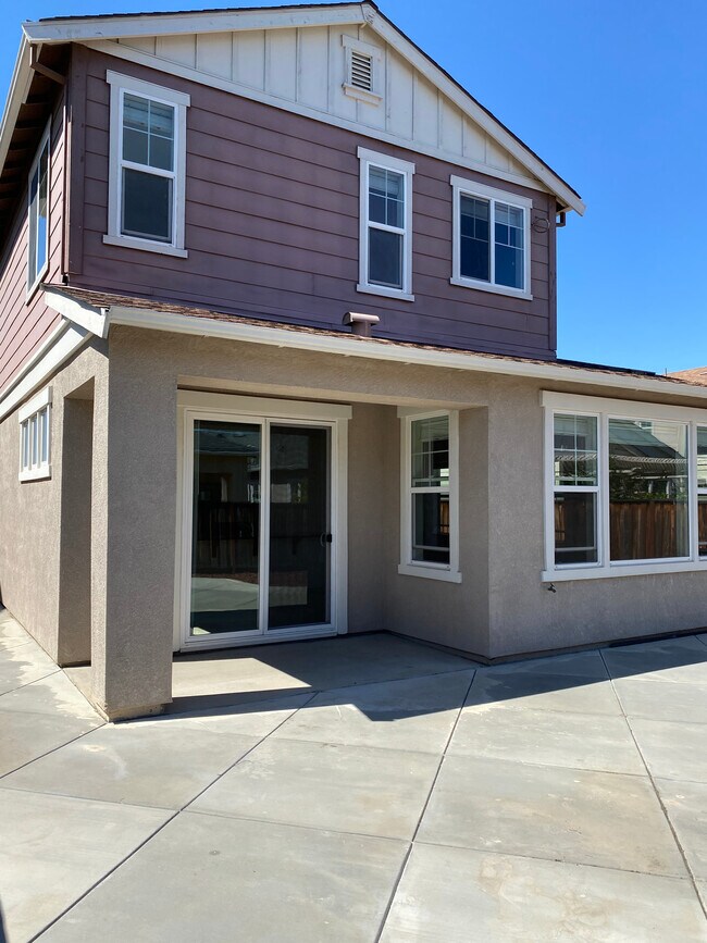 Building Photo - 830 San Bernardo Ln