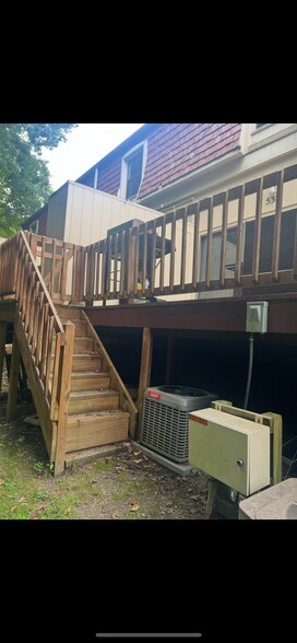 Building Photo - 538 Carriage Cir