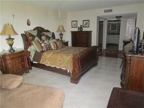 Building Photo - 4020 Galt Ocean Dr