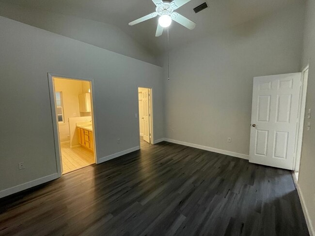 Building Photo - AVAILABLE FALL 2026!!! BEAUTIFUL 3 BEDROOM HOME