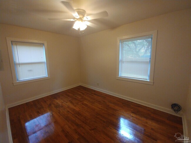 Building Photo - 203 Brigadier St