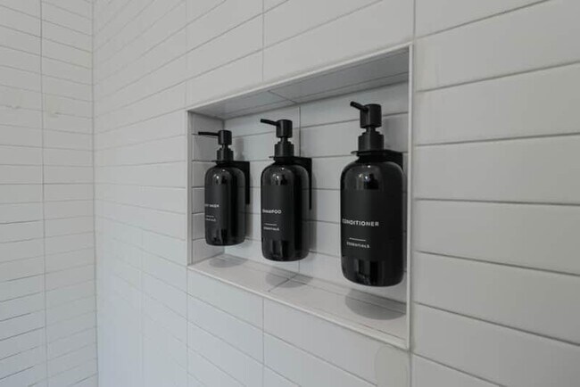 Building Photo - 1806 A St NE