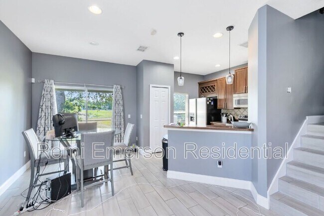 Building Photo - 3891 Clubside Pointe Drive