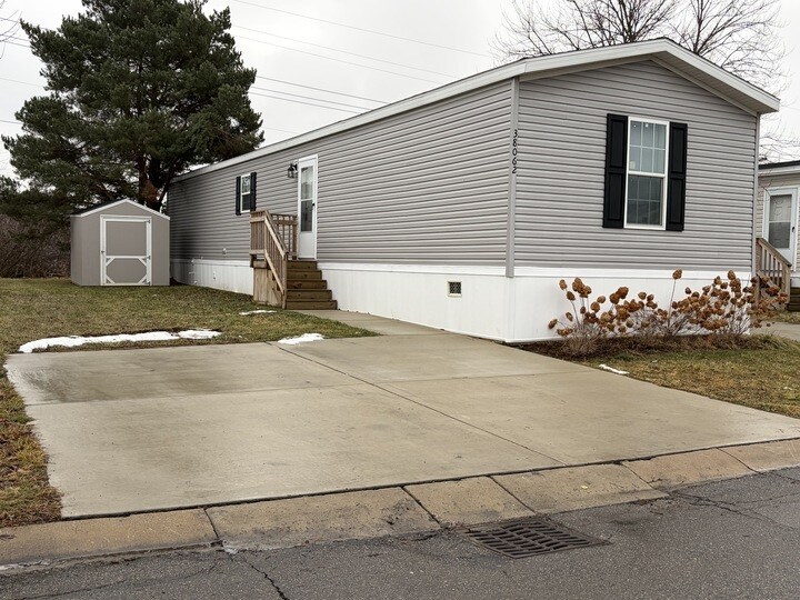 Building Photo - 38062 St Tropez Dr