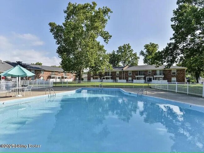 Building Photo - 1110 Westlynne Place