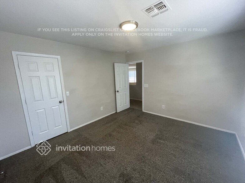 Building Photo - 434 W Orchard Way