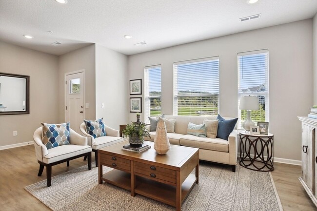 Building Photo - 14536 Twin Lakes Cir