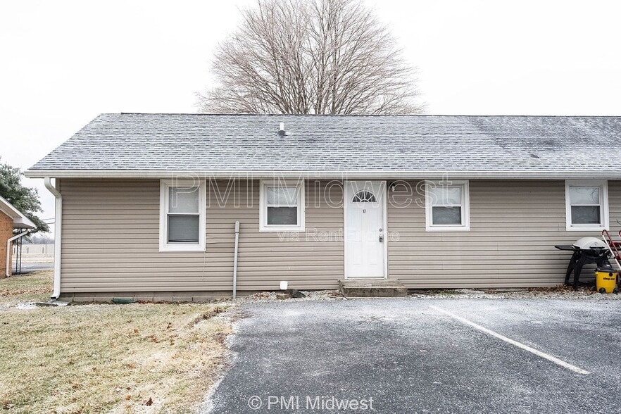 Building Photo - 4881 300W