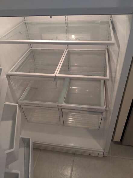 Refrigerator - 1822 A, Lela Lane