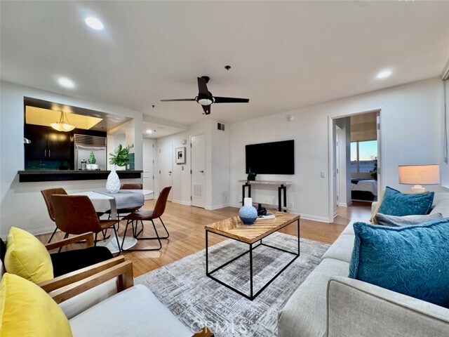 Building Photo - 525 E Seaside Way