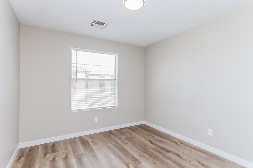 Building Photo - 10441 Sweet Juliet St