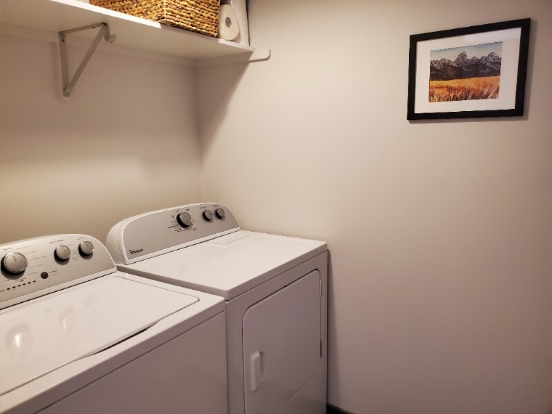 Building Photo - 419 S 3rd St W