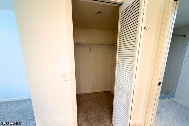 Building Photo - 7360 St Ives Way