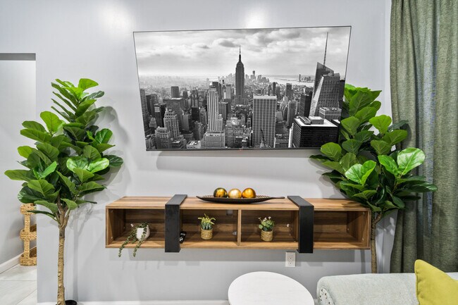 Building Photo - 20 W 48th St