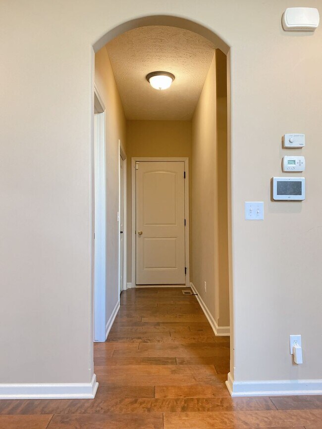 Building Photo - Beautiful & Nearly new SW Chalco area 4 bed Two Story