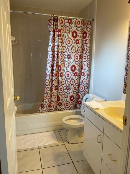 Building Photo - 3124 W Powhatan Ave